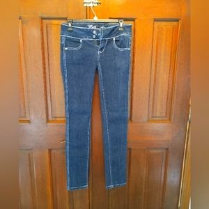BG Jean's Dark navy with white embroidery stitching. Excellent condition Size 6